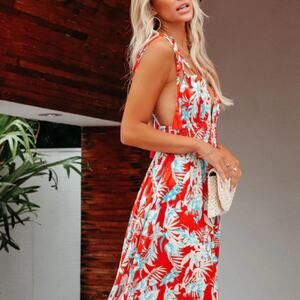 Vici Dolls En Crème Tropical Floral Maxi Dress